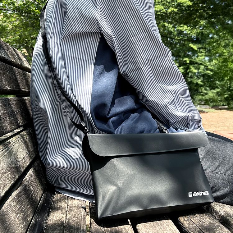 バクネル 防水バック BAKKNEL BN-WPB002 全4カラー IPX8防水 ウエストポーチ 斜めがけ ショルダーバッグ スポーツ マチ付き コンパクト 大容量 メンズ レディース ユニセックス 男女兼用