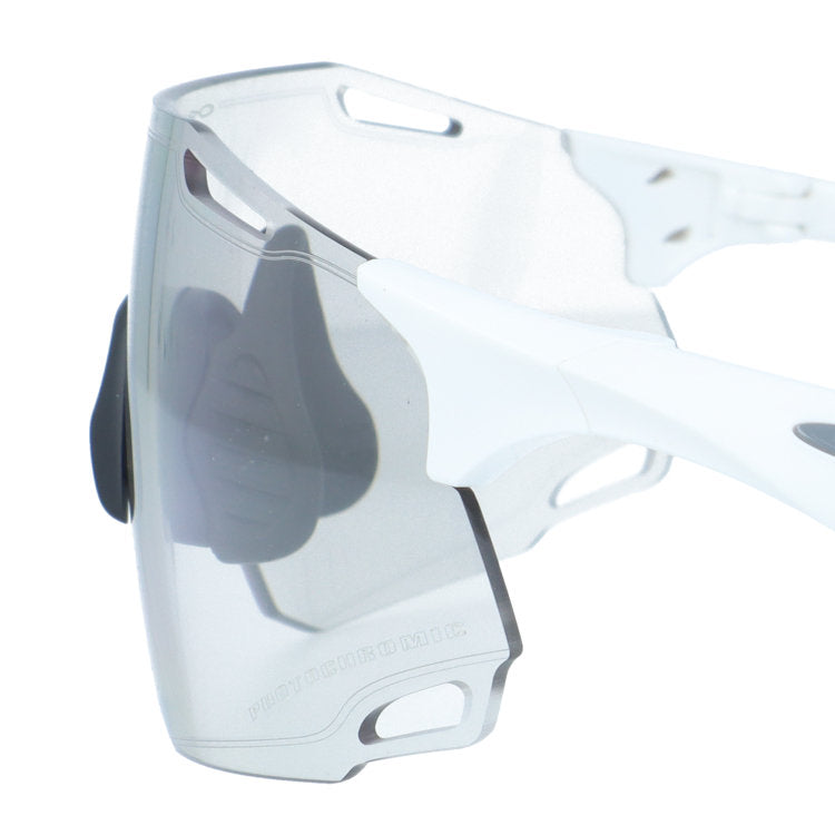 オークリー サングラス サイバーダイノ 調光サングラス ローブリッジフィット OAKLEY CYBR DYNO OO9513D-0139 139サイズ スポーツ型 アジアンフィット 紫外線で色が変わる フォトクロミック ユニセックス メンズ レディース