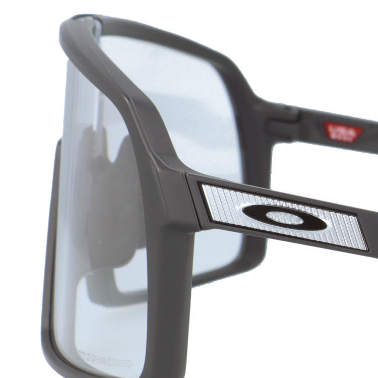 オークリー サングラス スートロエー 調光サングラス プリズム アジアンフィット（フレキシブルノーズパッド） OAKLEY SUTRO (A) OO9406A-3337 137サイズ スポーツ型 紫外線で色が変わる フォトクロミック ユニセックス メンズ レディース ローブリッジ