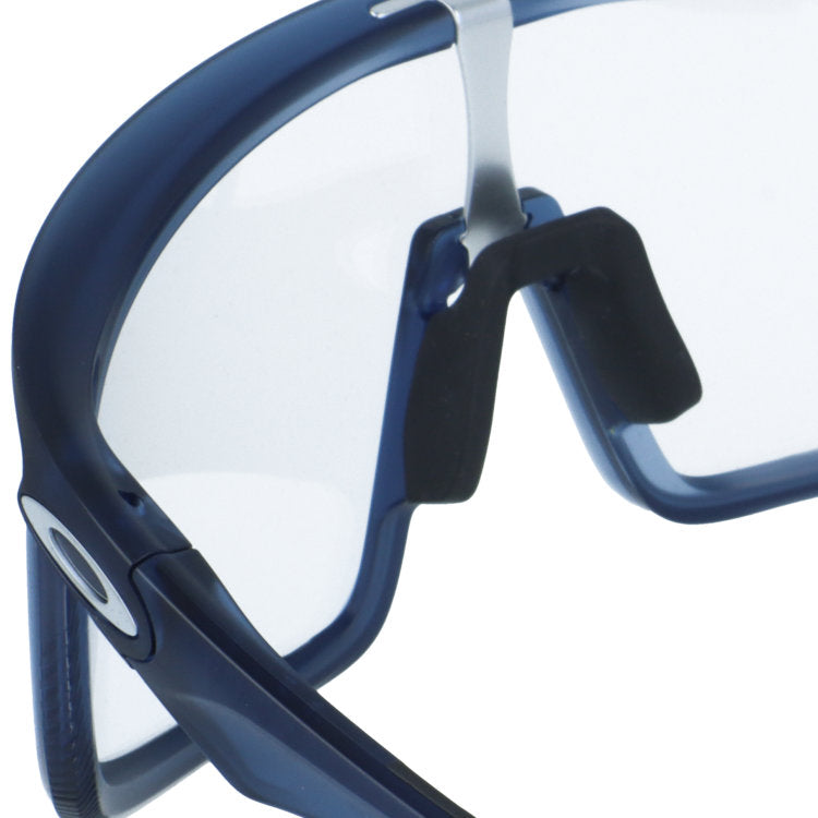 オークリー サングラス アールエスブイ 調光サングラス プリズム アジアンフィット（フレキシブルノーズパッド） OAKLEY RSLV OO9484D-0749 149サイズ スポーツ型 紫外線で色が変わる フォトクロミック 一眼レンズ ユニセックス メンズ レディース