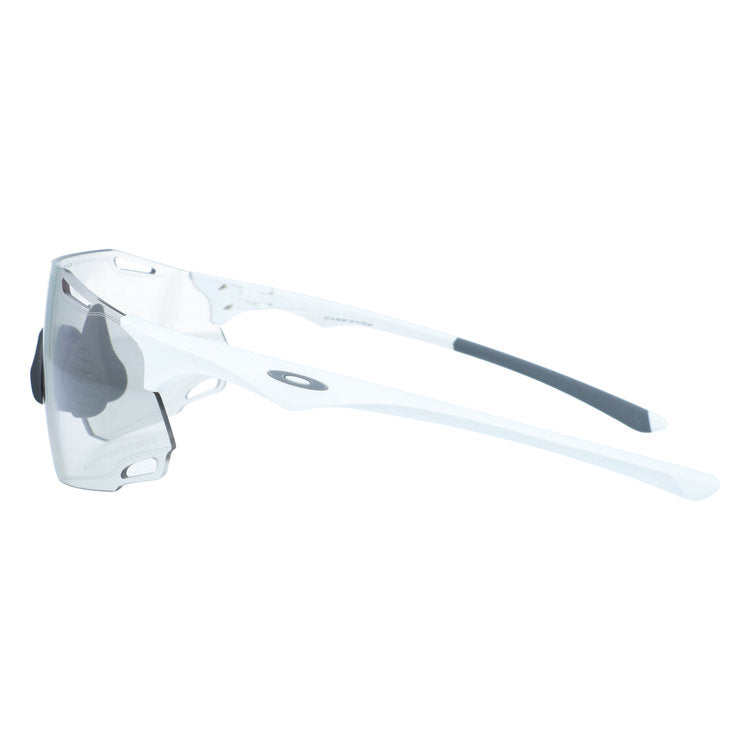 オークリー サングラス サイバーダイノ 調光サングラス ローブリッジフィット OAKLEY CYBR DYNO OO9513D-0139 139サイズ スポーツ型 アジアンフィット 紫外線で色が変わる フォトクロミック ユニセックス メンズ レディース
