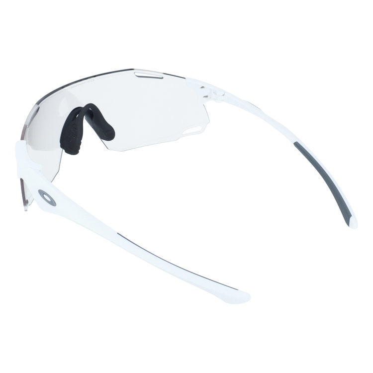 オークリー サングラス サイバーダイノ 調光サングラス ローブリッジフィット OAKLEY CYBR DYNO OO9513D-0139 139サイズ スポーツ型 アジアンフィット 紫外線で色が変わる フォトクロミック ユニセックス メンズ レディース